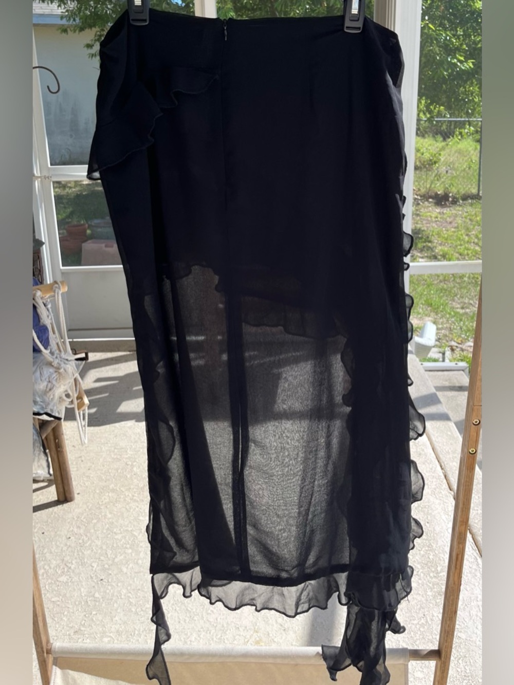 Akira hi low ruffled asymmetrical jelly fish skirt